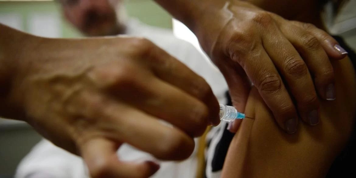 Projeto prevê teste de detecção de HPV no SUS O Ministério da Saúde lançou nesta quarta-feira estratégia para zerar os casos de câncer do colo do útero no país. A doença é […]