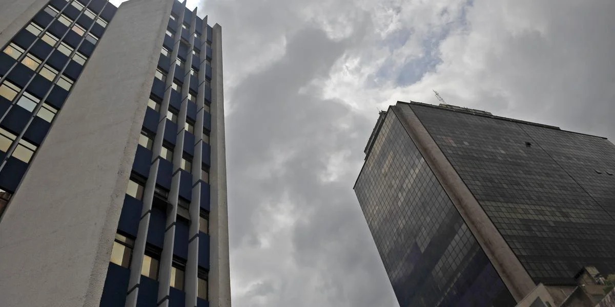 Ar quente favorece pancadas de chuva de forma isolada O tempo seguirá instável no Rio Grande do Sul nesta sexta-feira, com variação de nuvens alternando com aberturas de sol. De […]