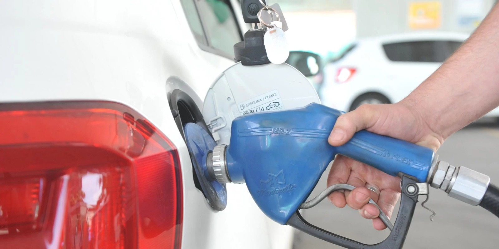 Após a alta de 9,6% no início de março, devido à volta da cobrança de PIS/Cofins, nas últimas semanas o combustível recuou 1,6% O preço médio da gasolina comum nos postos de […]