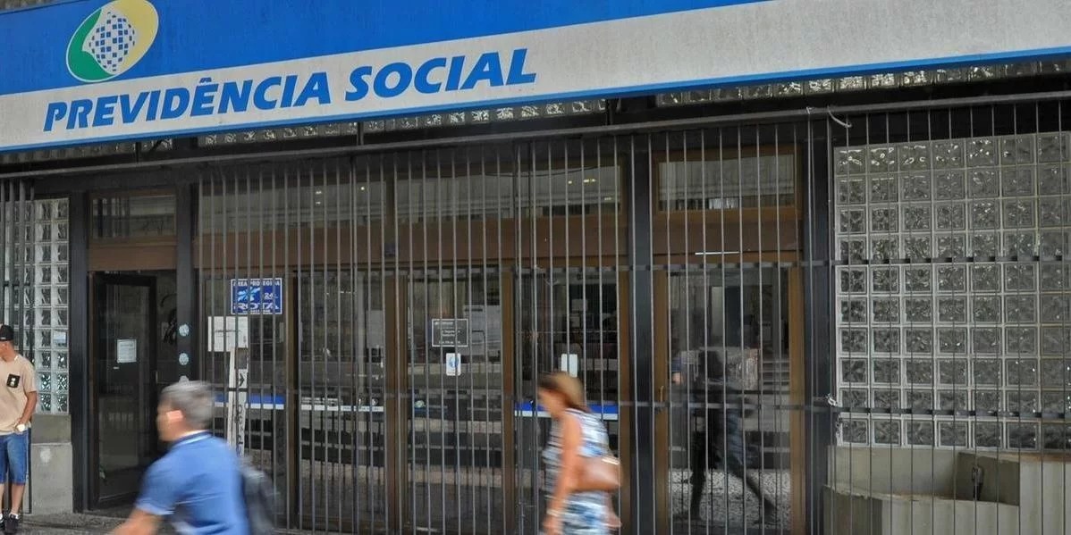 O pagamento será em duas parcelas, em maio e junho, de acordo com o calendário do INSS; o investimento é de R$ 62,6 bilhões O governo federal vai antecipar o […]