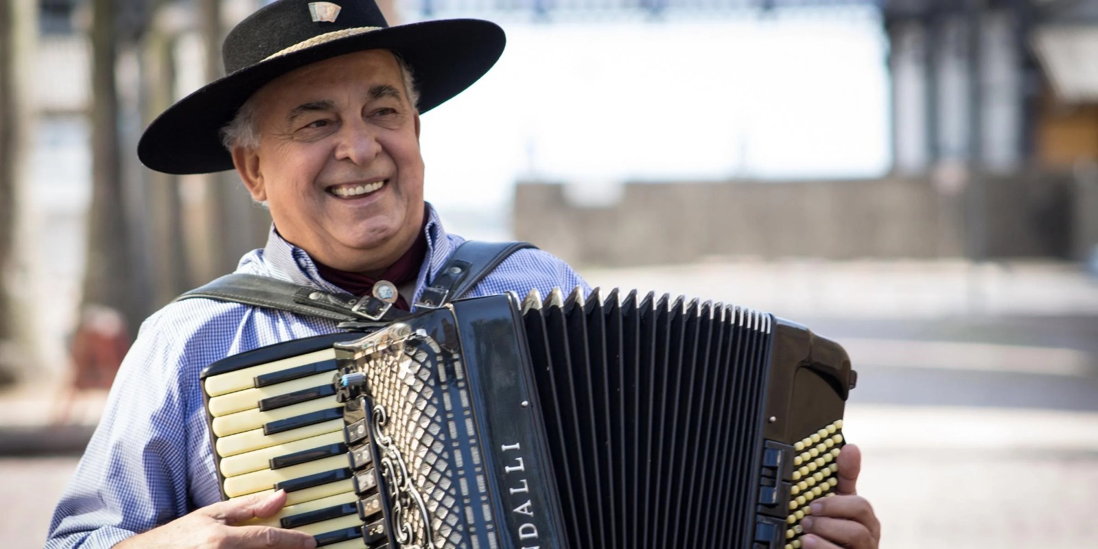 Cantor nativista tem quase 60 anos dedicados à música e 35 discos lançados Morreu em Porto Alegre, aos 70 anos, nesta quinta-feira, o músico instrumentista, compositor e intérprete Luiz Carlos […]
