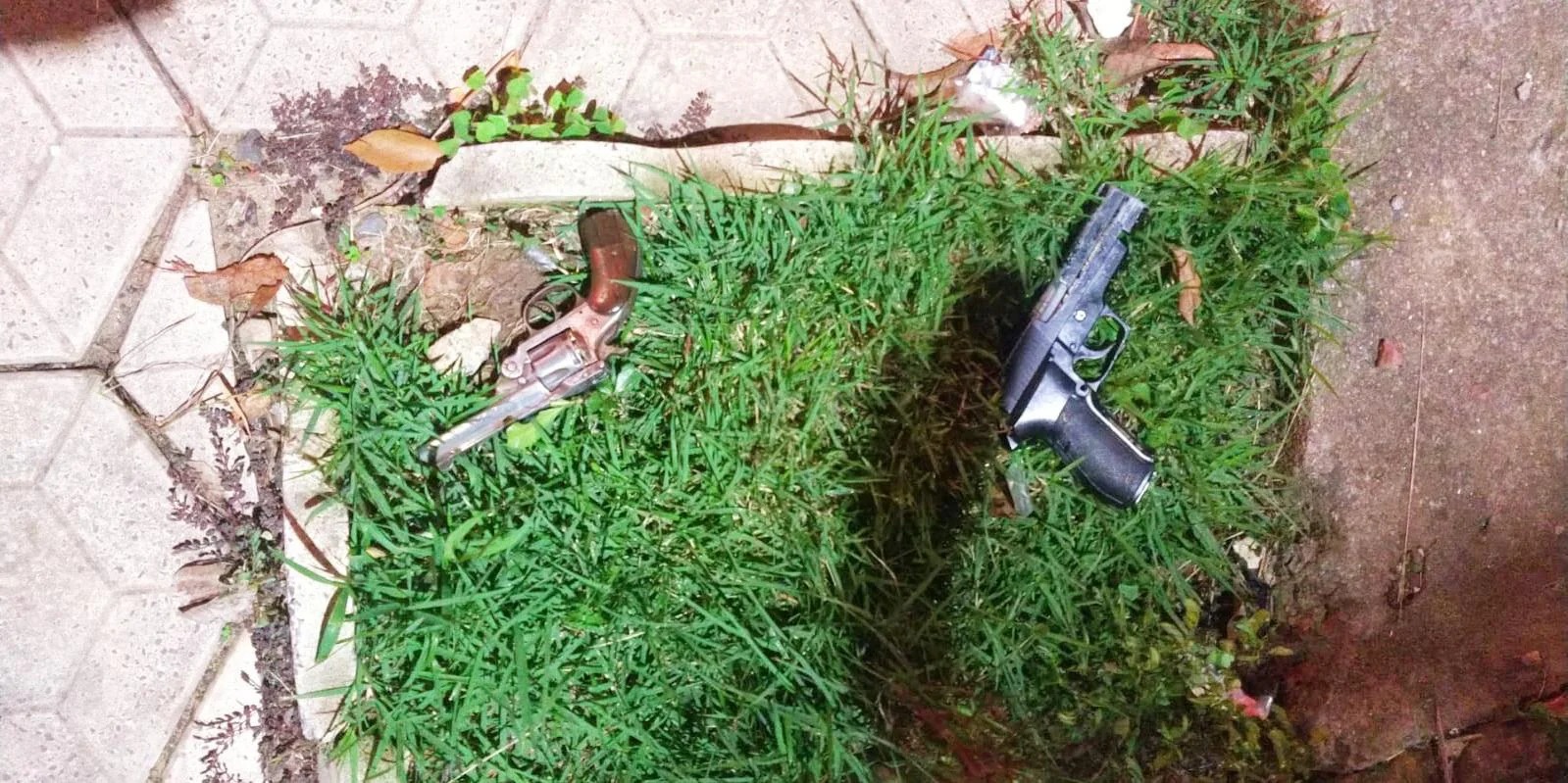 Um assaltante morreu ao tentar roubar o veículo de um policial militar de folga e à paisana na noite dessa quarta-feira em Novo Hamburgo, no Vale do Rio dos Sinos. […]