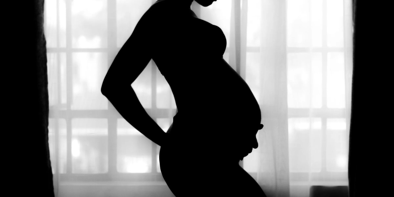 Durante a gravidez, muitos medos assombram a gestante. A felicidade de gerar uma vida vem acompanhada com a responsabilidade, que cresce junto com a barriga, e o medo de alguma intercorrência na […]