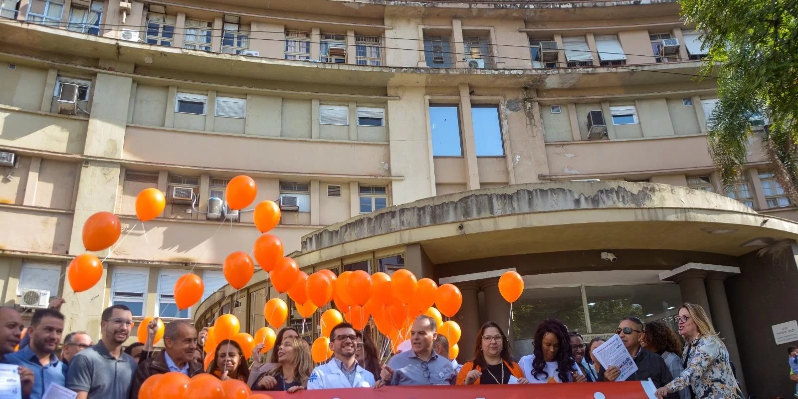 Para celebrar o Dia Nacional de Luta contra Queimaduras, celebrado nesta terça-feira, profissionais do Hospital de Pronto Socorro (HPS) de Porto Alegre promoveram a soltura simbólica de balões na cor […]