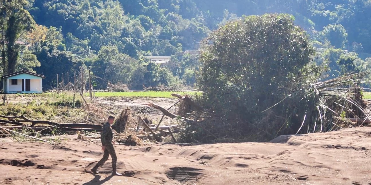 O último boletim da Defesa Civil Estadual, divulgado no meio-dia desta segunda-feira, indica que seguem as buscas a dois desaparecidos (ambos no município de Caraá) após a passagem do ciclone extratropical […]
