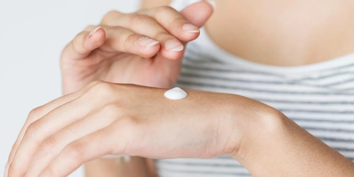Mesmo em dias nublados e mais frios, proteger-se da radiação solar é indispensável para ter uma pele menos suscetível aos danos e mais saudável a longo prazo. Ainda que o […]