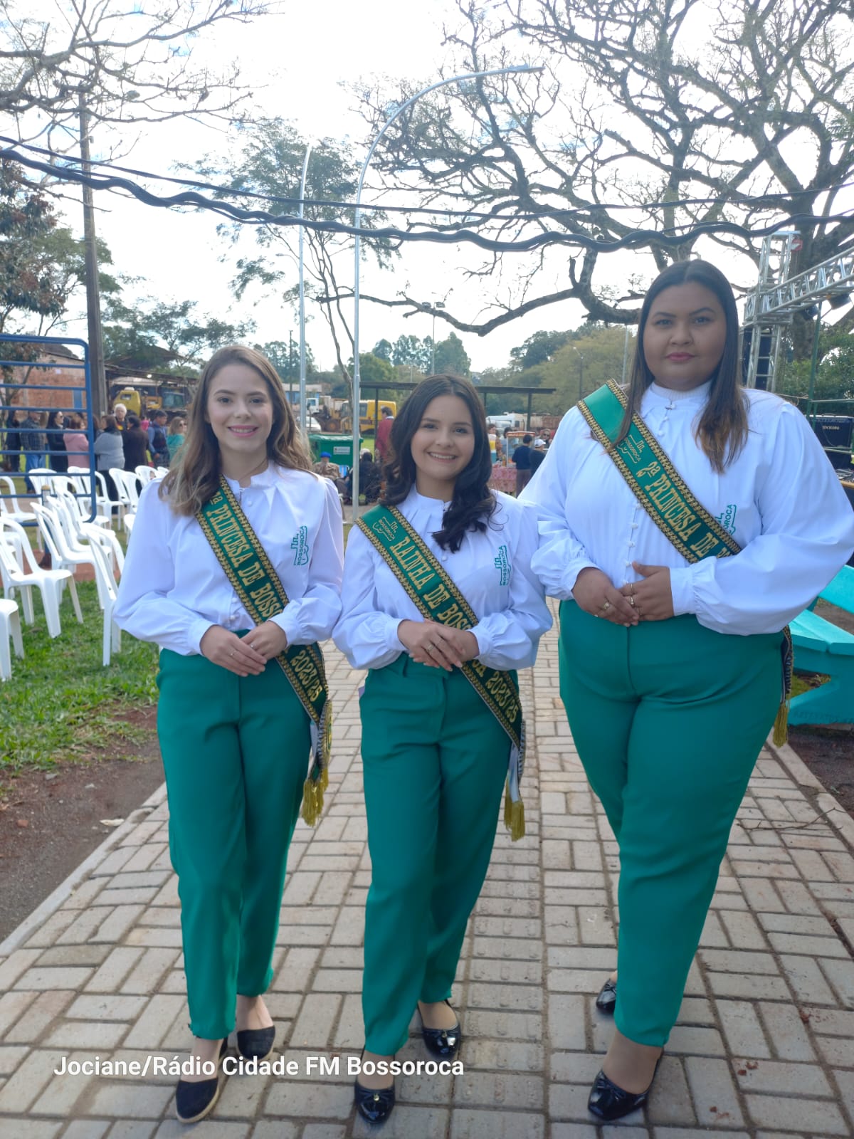 A comunidade de Bossoroca comemorou no sábado (15/07) a tarde, a reinauguração da Praça José Fabrício da Silva e do Campo de Futebol Júlio Rudek, localizados no Bairro Francisco Wez [&hellip;]