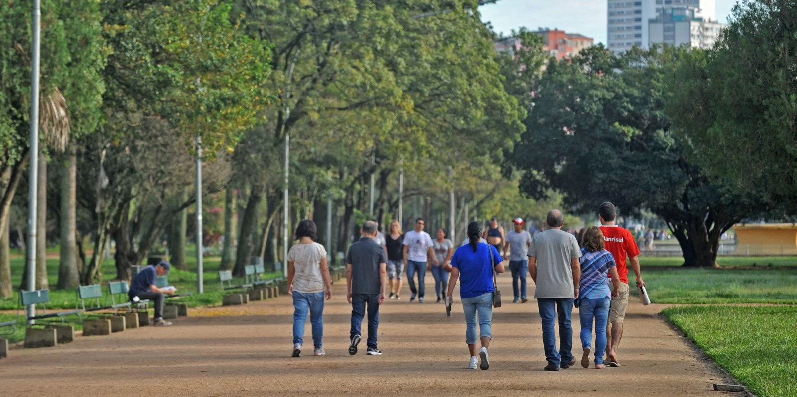 Expectativa é que temperaturas aumentem no período da tarde O frio que atingiu o Rio Grande do Sul nos últimos dias vai se&nbsp;distanciando do Estado. A sexta-feira será de temperaturas [&hellip;]