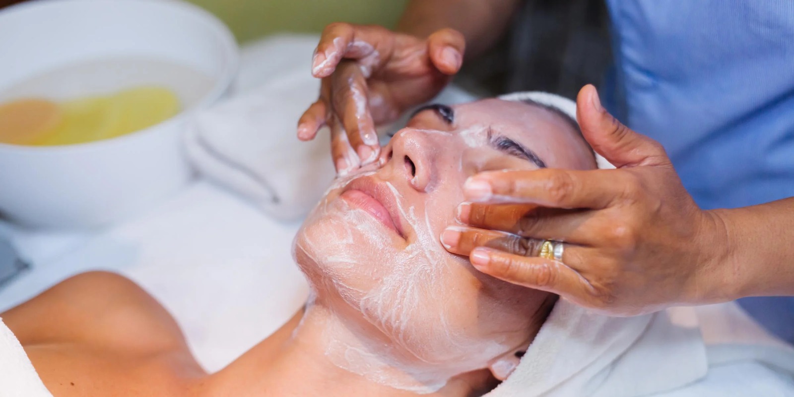 A busca por procedimentos preventivos tem se tornado cada vez mais comum, levando mulheres cada vez mais jovens a se submeterem a tratamentos estéticos. É importante ressaltar que os cuidados [&hellip;]