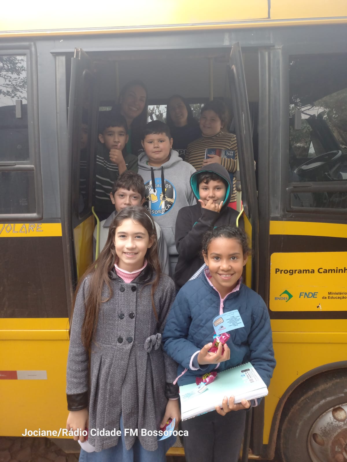 Na manhã de quarta-feira 9 de agosto a Rádio Cidade FM 87.9 de Bossoroca recebeu a visita dos alunos do 4° ano da Escola Municipal Laerte Misisoneiro Dutra, acompanhados das [&hellip;]