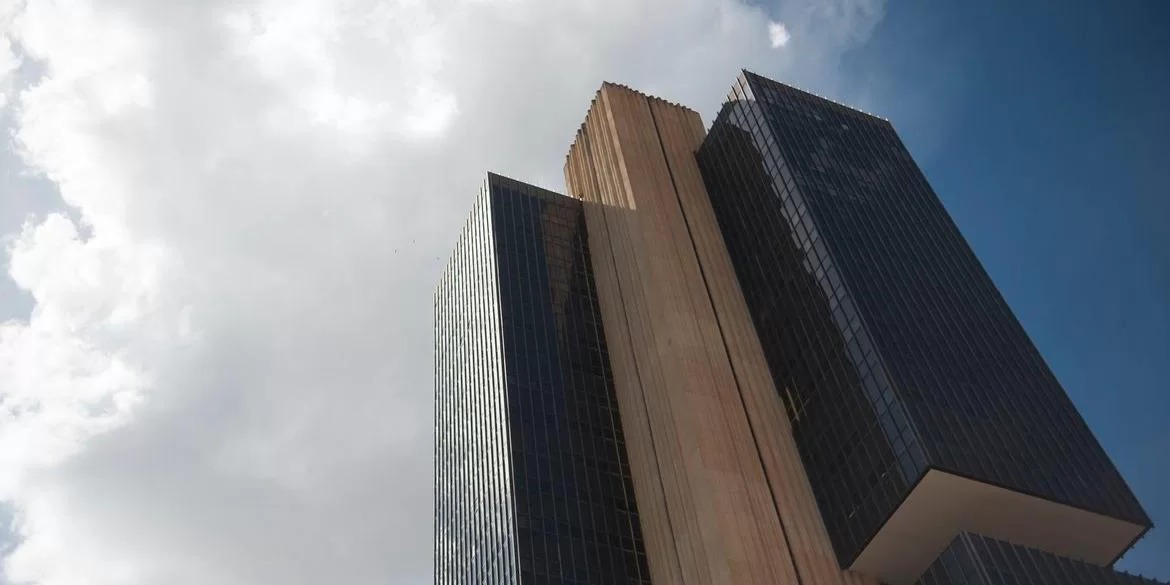 O presidente do Banco Central, Roberto Campos Neto, disse nesta quinta-feira, 10, que o real digital – Drex – deve acelerar a redução do uso de papel-moeda no Brasil. “O papel-moeda vai [&hellip;]