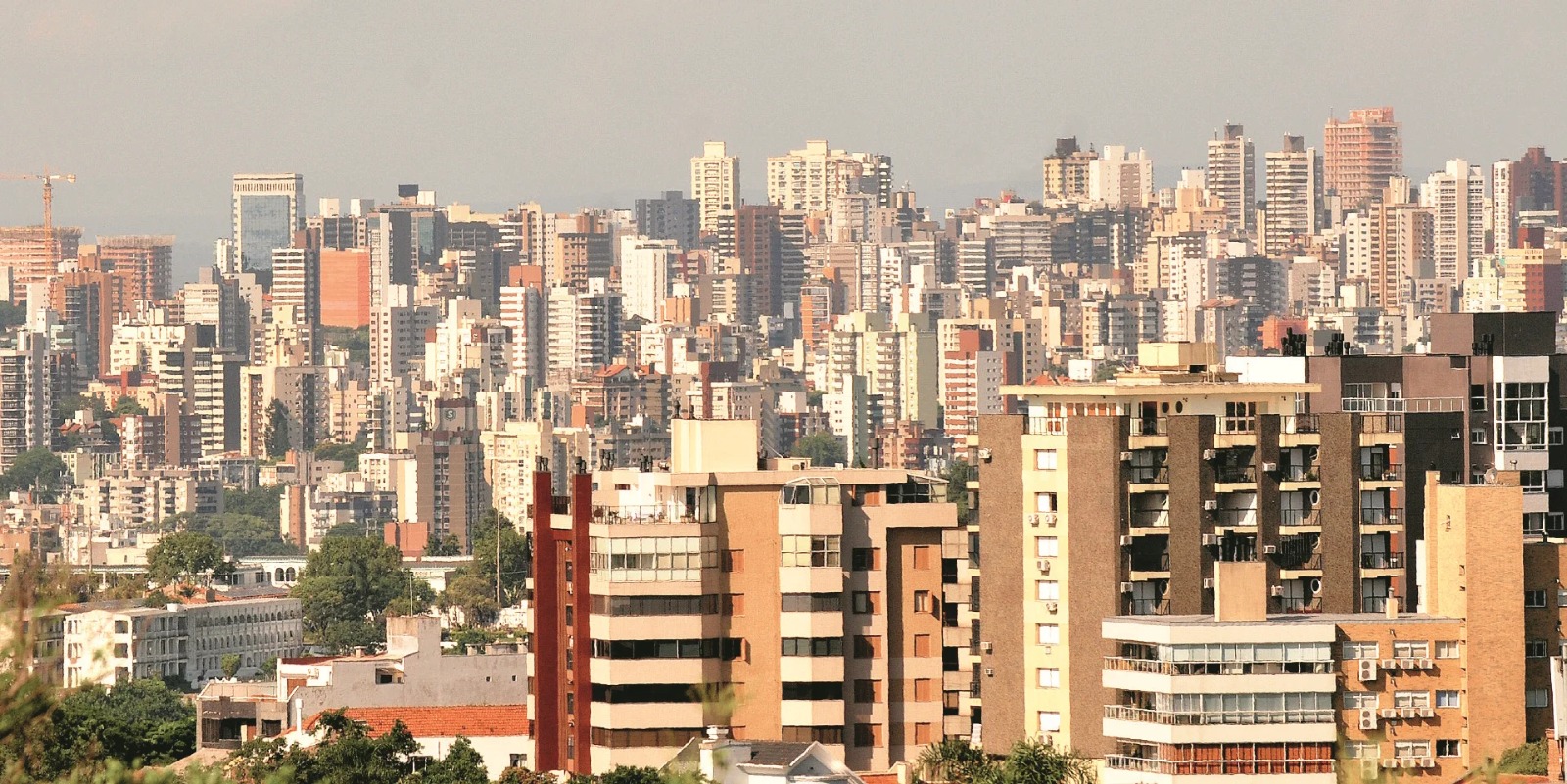 O&nbsp;apagão&nbsp;que atingiu o Rio Grande do Sul e outros estados do Brasil nesta terça-feira deixou ao menos 495 mil clientes sem energia elétrica no território gaúcho, em 41 municípios, conforme [&hellip;]