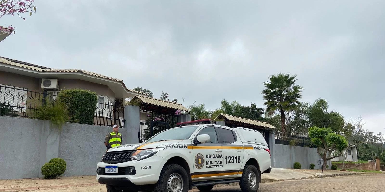 Após a tentativa de homicídio contra o&nbsp;promotor de Justiça Jair João Franz, que sofreu disparos de arma de fogo, na noite desta quinta-feira, em Teutônia, no Vale do Taquari, o [&hellip;]