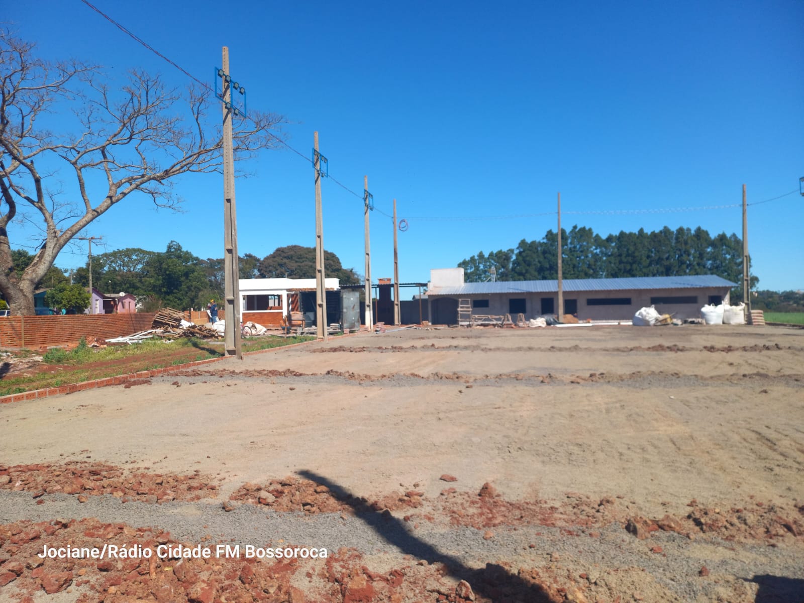 Está sendo construído no município de Bossoroca um novo espaço para lazer e entretenimento, Nairo Society uma quadra ampla e moderna de esportes, com grama padrão fifa fibrilada prime estilo [&hellip;]