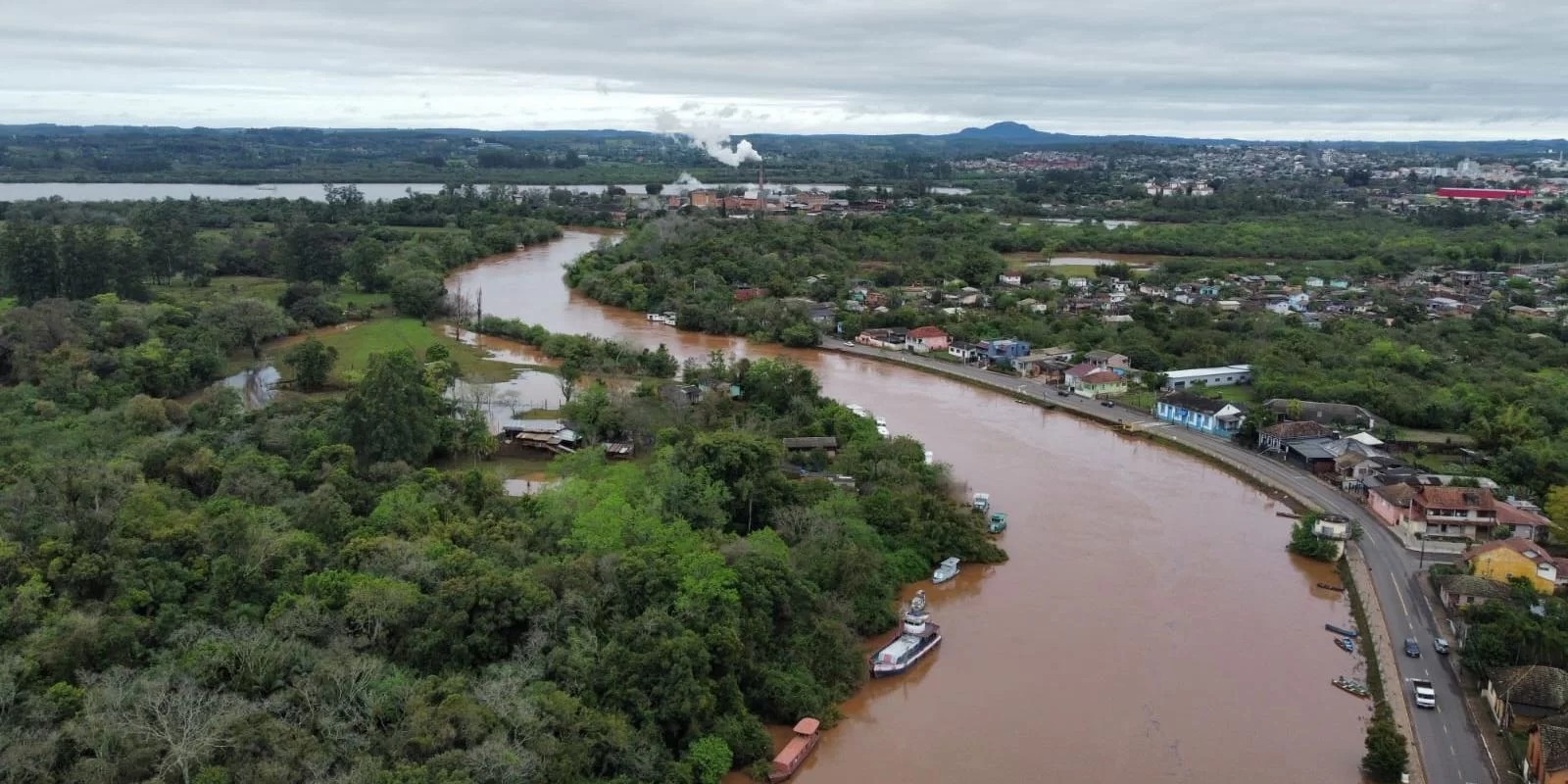 À tarde, no entanto, Estado terá temperatura amena em todas as regiões O sol predomina no Rio Grande do Sul nesta sexta-feira. Segundo a MetSul, muitas áreas do Estado terão [&hellip;]