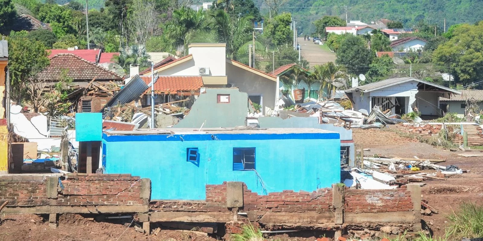 O&nbsp;vice-governador do Rio Grande do Sul, Gabriel Souza (MDB), assinou nesta sexta-feira um termo de compromisso de isenção da tarifa de serviço de água aos municípios e consumidores atingidos pela&nbsp;calamidade [&hellip;]