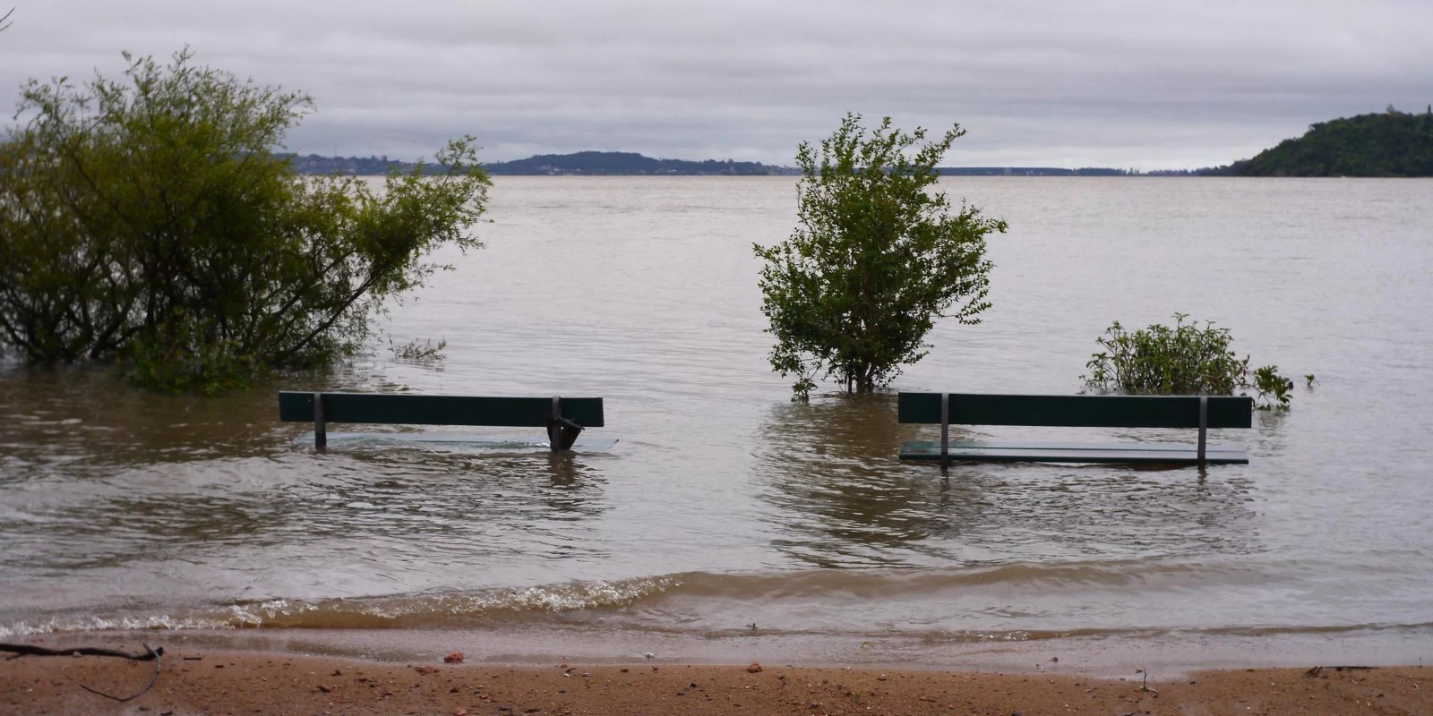 Ventos fortes em direção Sul podem agravar cheia do Guaíba, em Porto Alegre Um ciclone extratropical se forma na costa do Sul do Brasil e as&nbsp;chuvas ainda não dão trégua [&hellip;]