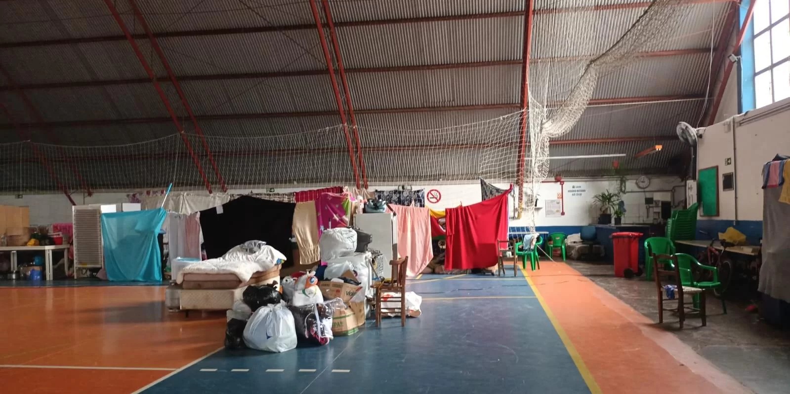 A água do rio Taquari começou a baixar de forma mais gradual nesta segunda-feira na região, conforme as medições oficiais da Prefeitura e da plataforma SACE, do Serviço Geológico do [&hellip;]