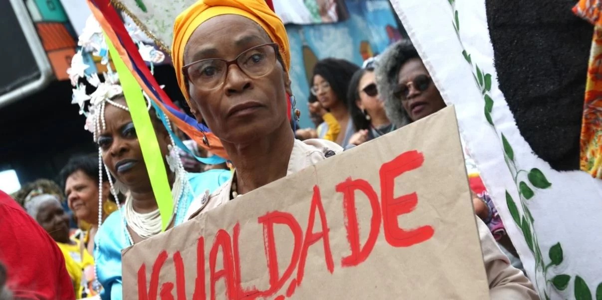 O racismo dói e tem viés de gênero. As mulheres concentram 60% dos casos de racismo e de injúria racial em redes sociais julgados no Brasil nos últimos 12 anos. [&hellip;]