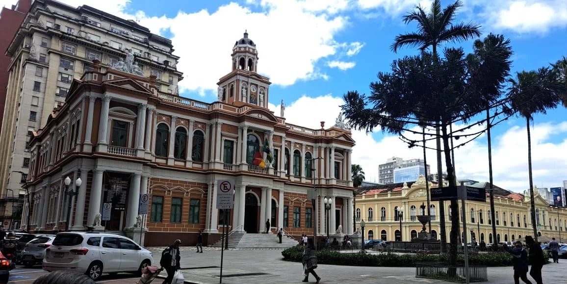 Precipitações devem aparecer em pontos do Oeste, do Centro e do Sul no final do dia O sol predomina em todo o&nbsp;Rio Grande do Sul&nbsp;mais uma vez nesta quarta-feira. No [&hellip;]