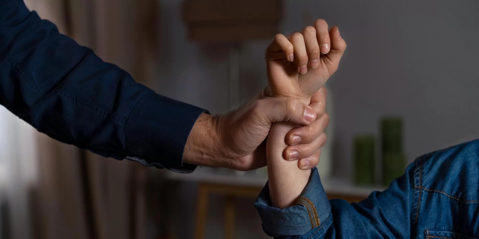 O Senado aprovou projeto de lei (PL) que estabelece protocolo de prevenção de&nbsp;violência contra mulheres&nbsp;em estabelecimentos públicos. Voltado principalmente a locais de entretenimento, o PL 3/2023 prevê também medidas visando [&hellip;]