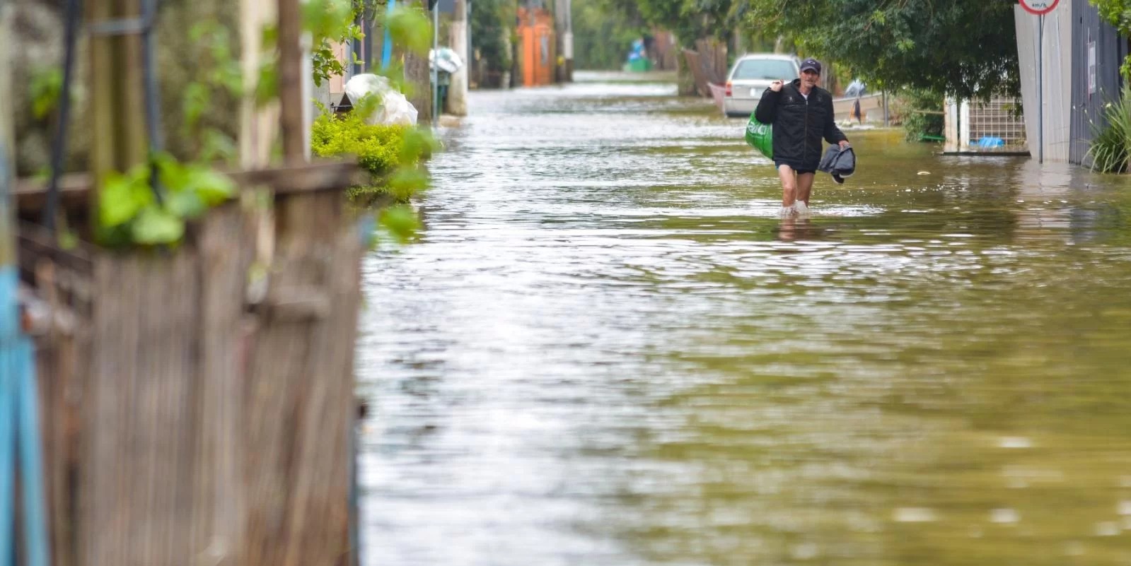 Estado terá temporais com chuva e raios especialmente no Oeste e no Sul Ainda sofrendo com as cheias do rios, o&nbsp;Rio Grande do Sul&nbsp;voltará a registrar pancadas de chuvas ao [&hellip;]