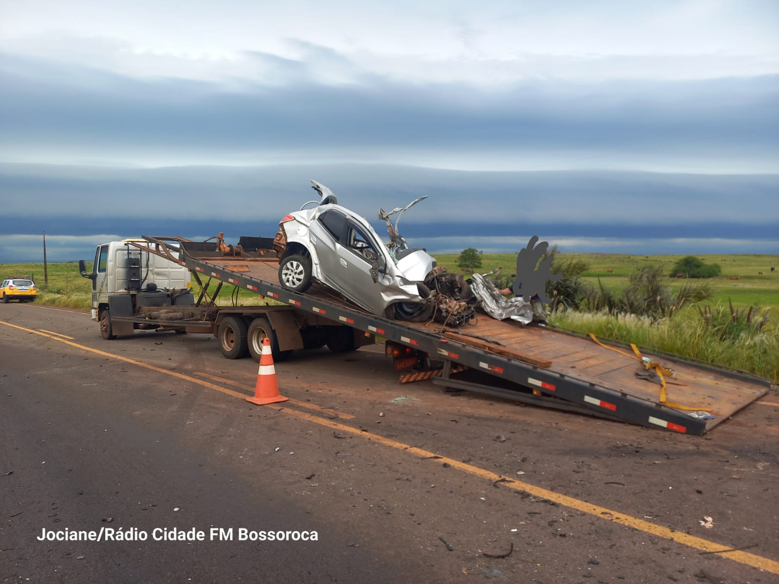 Conforme informações de populares que se encontravam no local, o acidente aconteceu na madrugada deste dia 2 de dezembro por volta das 3:00h da manhã.Os veículos envolvidos são uma carreta [&hellip;]