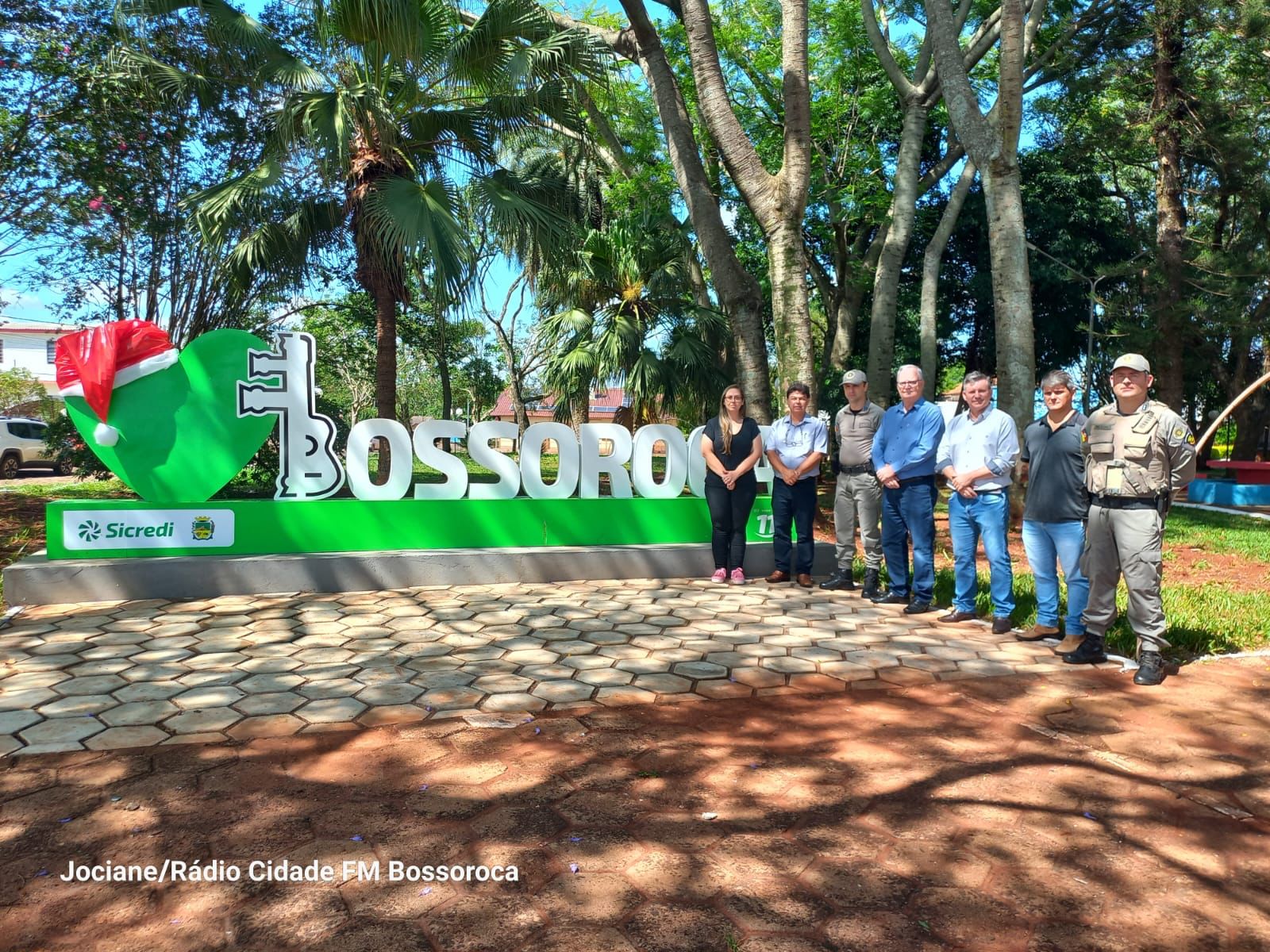 Na manhã desta segunda feira, dia 11 de dezembro se 2023, foi inaugurado na cidade de Bossoroca, o Letreiro EU AMO BOSSOROCA, juntamente com as Câmeras de Monitoramento. Esteve presente [&hellip;]