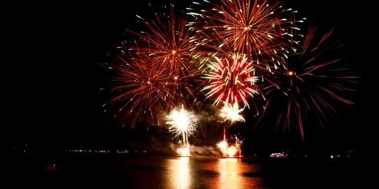 Tradicional nas festas de fim de ano, o uso de fogos de artifício requer alguns cuidados para&nbsp;evitar que acidentes graves aconteçam.&nbsp;A Secretaria Municipal de Saúde (SMS) de Porto Alegre reforça [&hellip;]