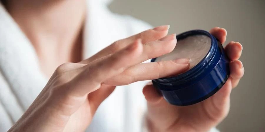 A Anvisa cancelou 1.266 notificações de pomadas para fixar ou modelar cabelos. A medida faz parte das ações para garantir segurança e tem vigência imediata, portanto, esses produtos não podem [&hellip;]