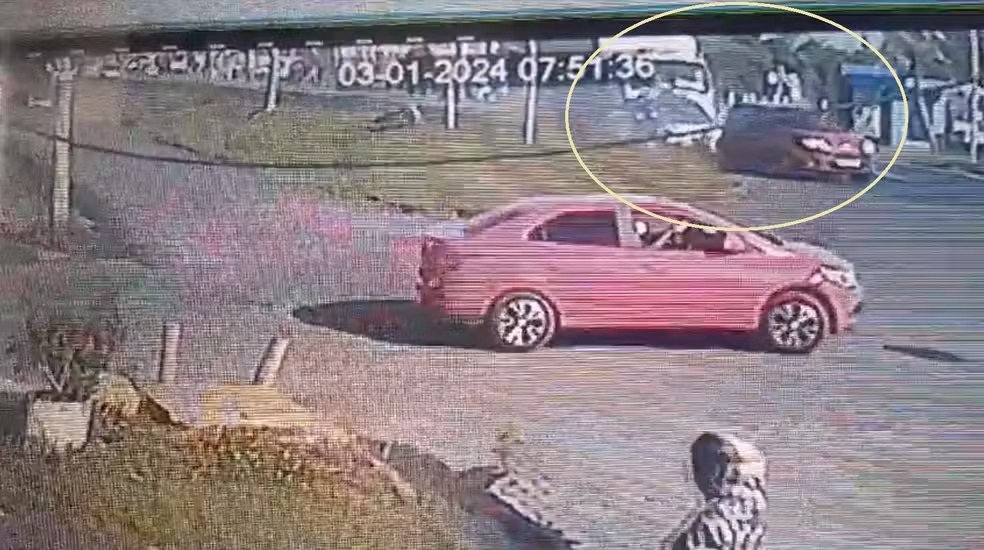 Três pessoas da mesma família ficaram feridas após um acidente envolvendo três veículos na ERS-030, em Tramandaí, no Litoral Norte do Rio Grande do Sul, na manhã desta quarta-feira (3). O carro [&hellip;]