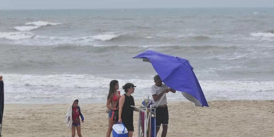 Algumas regiões devem registrar pancadas de chuva no Estado O tempo firme predomina no&nbsp;Rio Grande do Sul&nbsp;nesta sexta-feira. No entanto, este cenário não significa que irá chover no Estado. Conforme [&hellip;]