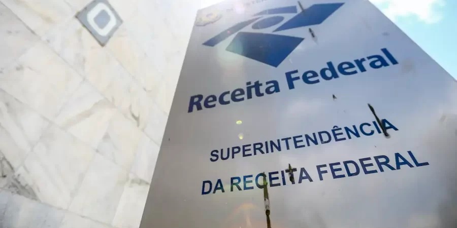 A&nbsp;fiscalização nos portos, aeroportos e as atividades internas da Receita Federal&nbsp;retornará ao normal a partir desta sexta-feira. Após três dias de assembleias estaduais, os auditores fiscais aceitaram a proposta do [&hellip;]