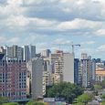Porto Alegre deve ter mínima de 17°C e máxima de 27°C, com sol e nuvens Massa de ar seco deve […]