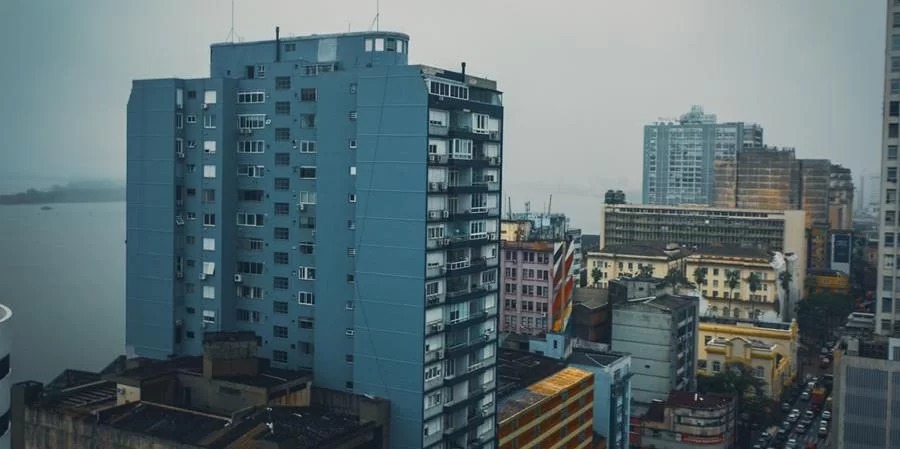 Temperaturas serão amenas e rondam os 25ºC em diversos pontos Frente fria avança pelo Rio Grande do Sul nesta terça-feira e traz chuva em todo o estado no decorrer do [&hellip;]