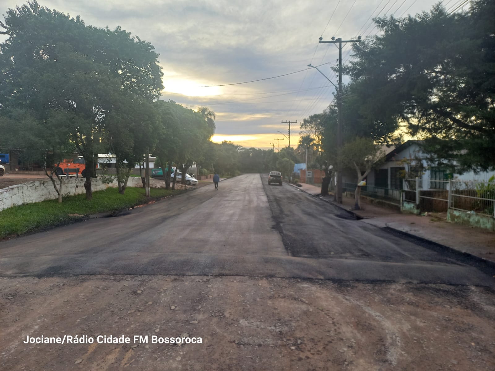 A Prefeitura Municipal de Bossoroca está realizando a pavimentação de algumas ruas na cidade. Segundo Marcelo Bordinhão, Engenheiro Civil da Prefeitura, as Ruas João Fagundes (na frente da igreja católica), [&hellip;]