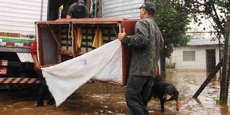 Aumentou de 44.640 para 67.860 o número de afetados pelas&nbsp;chuvas no Rio Grande do Sul. Ao todo, 13 pessoas morreram e outras 21 seguem desaparecidas no Estado por conta dos [&hellip;]