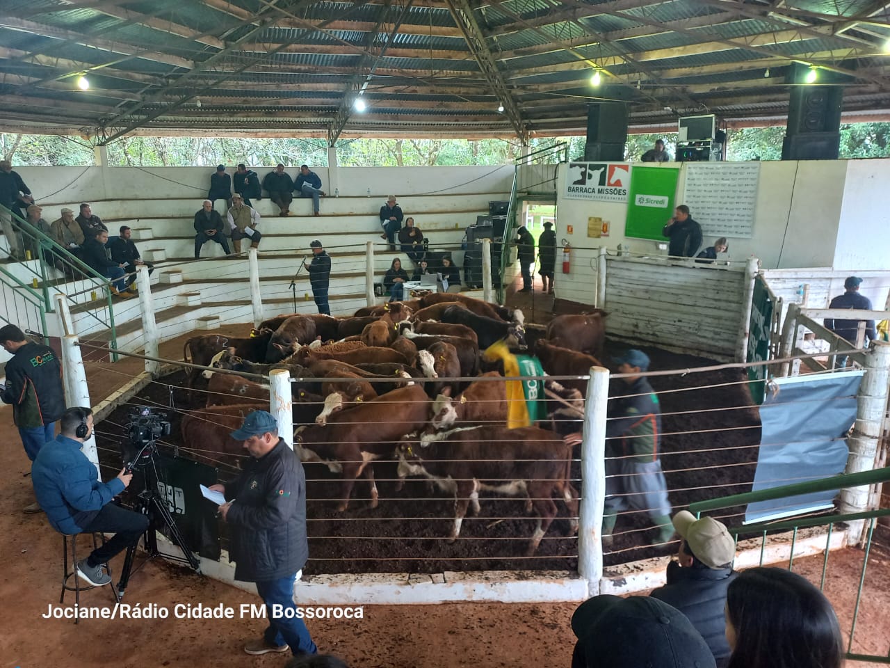Na tarde de sábado (18) o Sindicato Rural de Bossoroca promoveu no Parque de Exposições Marcos Fabrício da Silva, a sua Tradicional Feira de Terneiros, Terneiras e Vaquilhonas. O leilão [&hellip;]