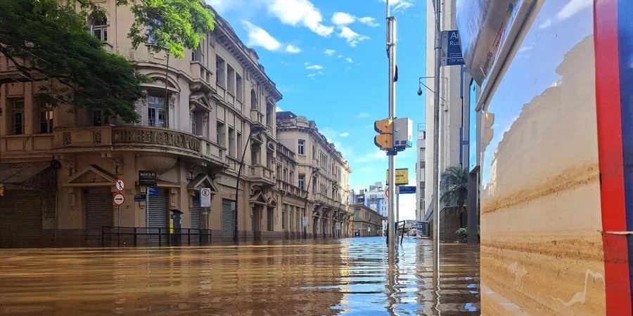 Frio segue no Estado, com Porto Alegre tendo máxima de 17°C A semana vai começar com sol entre nuvens no&nbsp;Rio Grande do Sul&nbsp;nesta segunda-feira. Quando a área de baixa pressão [&hellip;]