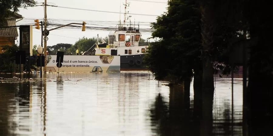 Estado deverá registrar precipitações na maioria das regiões A&nbsp;chuva retorna ao Rio Grande do Sul&nbsp;ao longo desta quinta-feira junto de uma frente fria. Conforme a MetSul, o Estado deverá registrar [&hellip;]