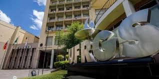 “Tive que ficar correndo atrás de documentos, com minha casa cheia d’água. Além de ter que comprovar, de forma muito humilhante, que sou pobre, ainda preciso comprovar isso nesse momento, [&hellip;]