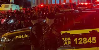 Sirenes ligadas, luzes acesas e posição de respeito. Assim, forças de segurança de todo o Estado homenageiam, na noite desta quinta-feira, o sargento Fabiano Oliveira que, aos 47 anos,&nbsp;“tombou em [&hellip;]