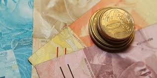 O Fundo Monetário Internacional (FMI) reduziu ligeiramente sua projeção para a expansão do Produto Interno Bruto (PIB) brasileiro neste ano devido ao impacto econômico das enchentes que devastaram o Rio [&hellip;]