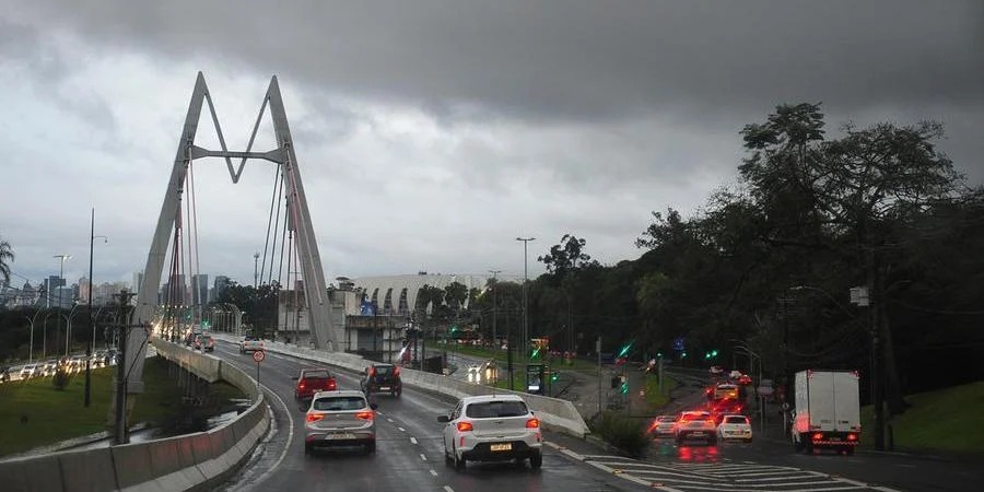 Porto Alegre tem máxima de 19ºC A&nbsp;MetSul Meteorologia&nbsp;aponta que embora o sol apareça com nuvens em parte do Rio Grande do Sul, nuvens se fazem presentes com momentos de céu [&hellip;]