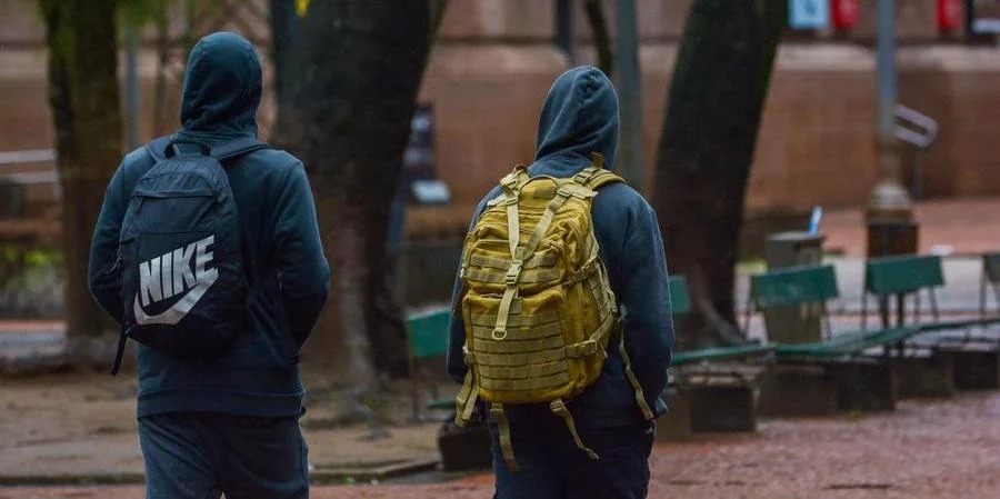 Regiões Oeste e Noroeste terão tempo quente e abafado, com chance de trovocados e granizo isolado Muitas nuvens seguem sobre o Rio Grande do Sul nesta segunda-feira e o tempo [&hellip;]