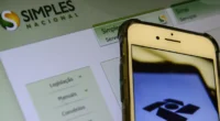 As micro e pequenas empresas e os microempreendedores individuais (MEI) que não regularizaram as dívidas com o Simples Nacional – regime tributário especial para pequenos negócios – até o próximo […]