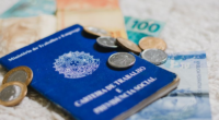 Quitação deste benefício pode ser feito de duas formas: de uma só vez ou em duas partes. Empresas podem ser multadas pelo Ministério do Trabalho se não cumprirem prazo Benefício […]