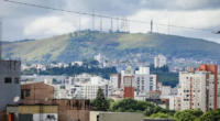 O tempo, entretanto, ainda não vai ficar firme, segundo a MetSul O ciclone subtropical denominado Biguá deve se afastar do Rio Grande do Sul nesta segunda-feira. De acordo com a […]