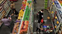 Com dificuldade em transformar o crescimento da atividade econômica e do emprego em aumento do poder aquisitivo da população, o governo federal colocou a queda dos preços dos alimentos no centro […]