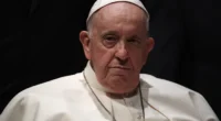 O Vaticano informou que o papa Francisco morreu em razão de um acidente vascular cerebral (AVC) e de insuficiência cardíaca. A causa da morte do Pontífice foi confirmada às 15h, no horário de Brasília, em […]